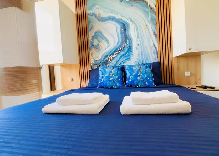 Indigo Royale Borovi